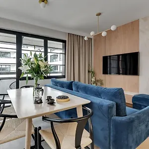 Doki Living By Blue Mandarin Parking & Foodhall Apartmán