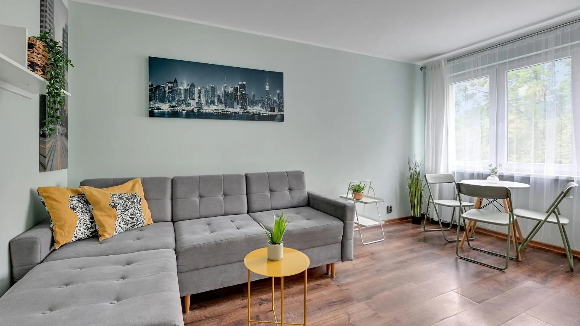 Rentplanet - Apartament Piastowska contacts